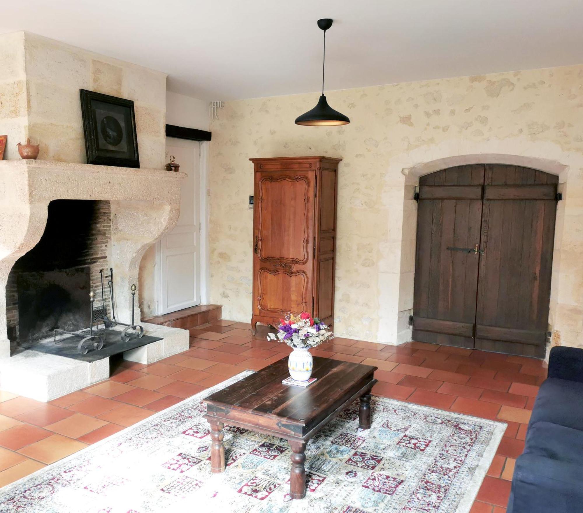 Les Jardins De Camelot Bed & Breakfast Villegouge Exterior foto